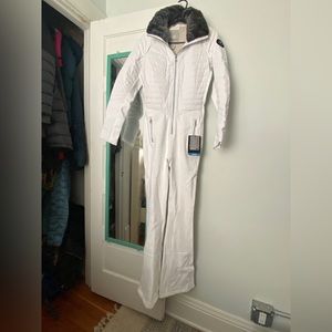 Obermeyer Womens Katze Winter Ski Suit, 4 long